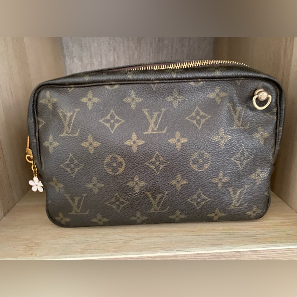 Authentic Vintage Louis Vuitton Trousse 23